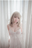 爸爸开车我抱着妈妈去姥姥家